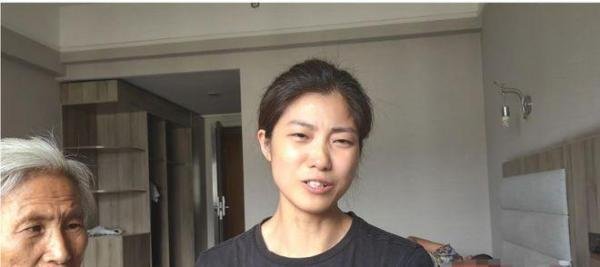 男子下水救5人后遇难 儿子才7岁