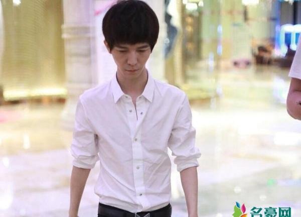 郭敬明回应近照憔悴 原因是他已经48小时没睡觉了