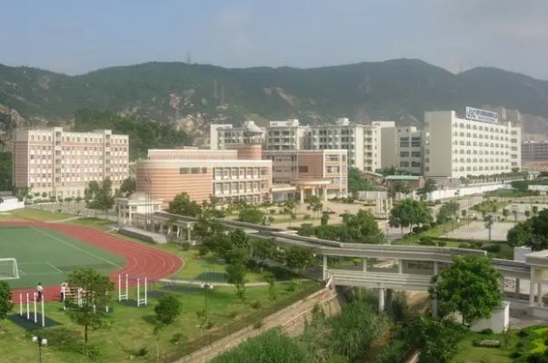 深圳康桥书院学费