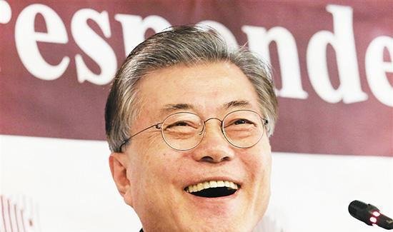 民调支持率降至历史新低53%,文在寅危险了!