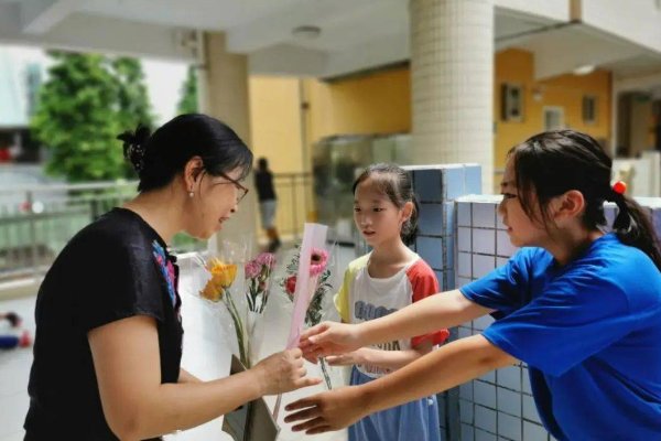 教师节小报里面的字