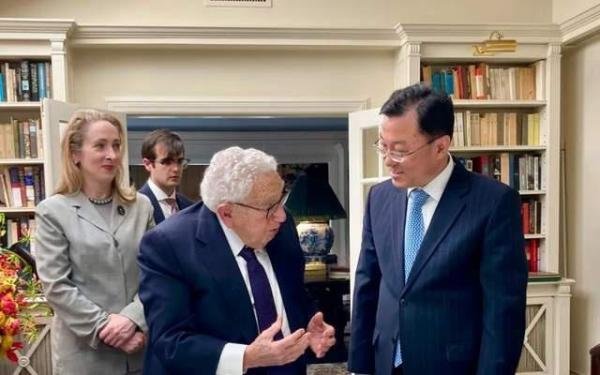 谢峰会见100岁基辛格，“中国人民老朋友”表态：中美要学会共存