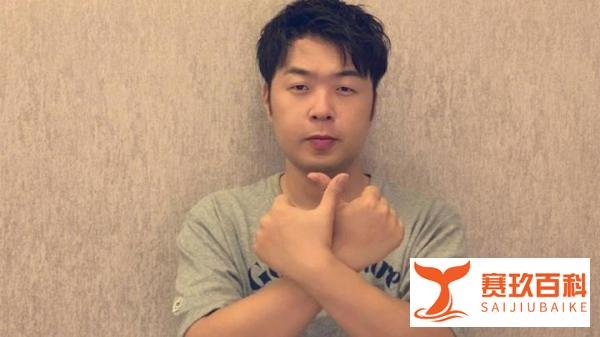 还记得杜海涛九年前的下跪事件吗？如今的当事人却依然逍遥自在