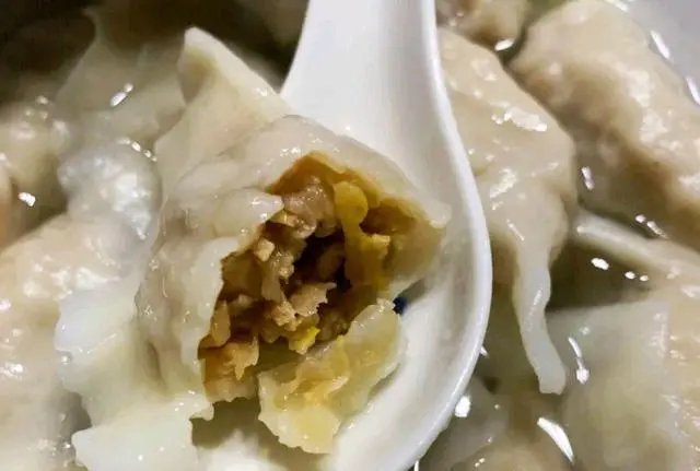 罕见！公司过节包水饺吃出水龙头馅！这到底是怎么一回事？