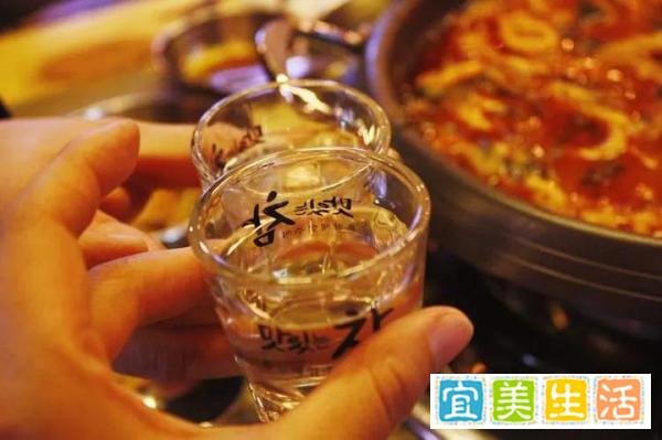 男子日抽百根烟啤酒当水喝患多种癌症,多次进行手术,多次复发!