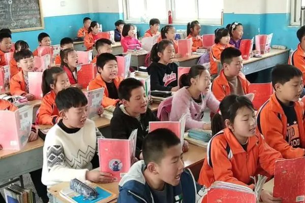 虎口拔牙什么意思