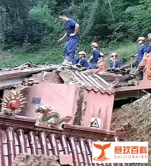 福建龙岩一家六口寺庙躲雨全部遇难，引起广泛关注和反思
