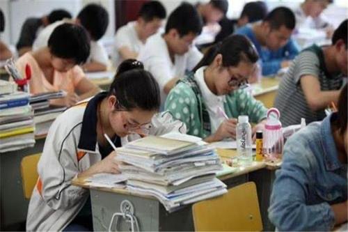 学生上课玩手机被退学,这个处分是合理的吗