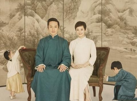 孙俪邓超看到女儿哭的不同反应，他俩人的处理方式有何不同？