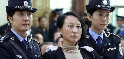 杭州最大炒房团被捣毁，奥体房姐是如何做到炒一套房赚400万的？