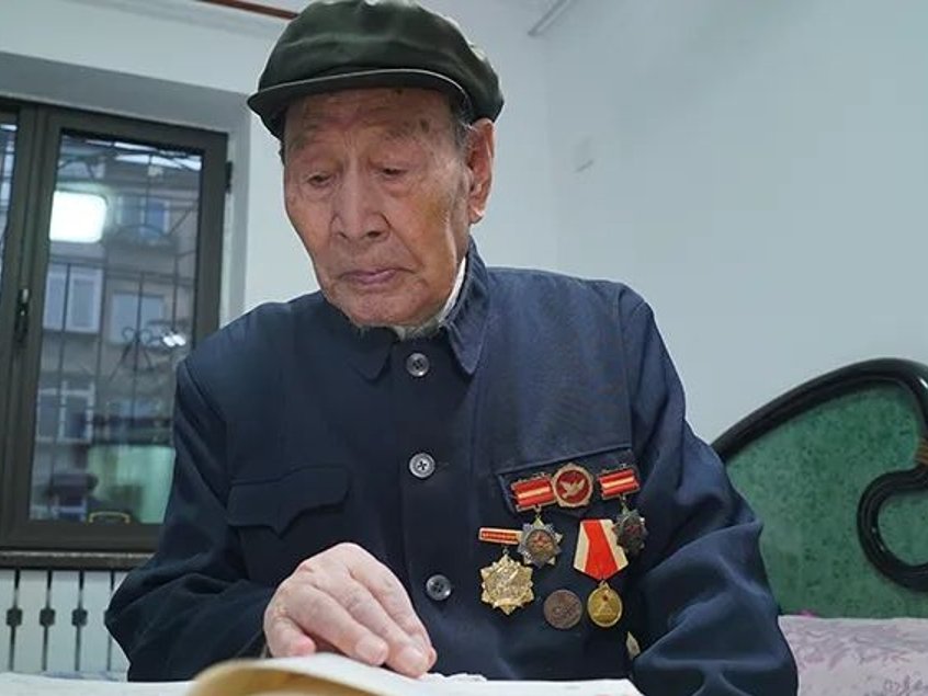 伍万里和伍千里真实存在吗