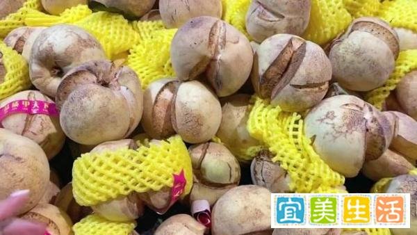 女子为表孝心给母亲买桃被嫌弃，结果却出人意料
