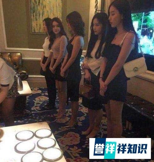 效益不好,经理训斥KTV公主:“都不让客人摸,还怎么赚钱?”