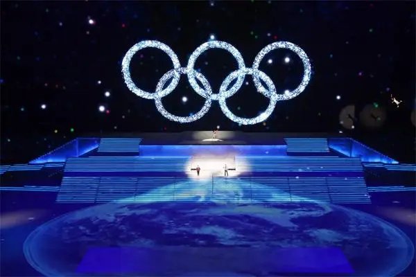 中国浪漫闭幕式,张艺谋透露演员以运动员为主,他为何没有选择明星助阵?