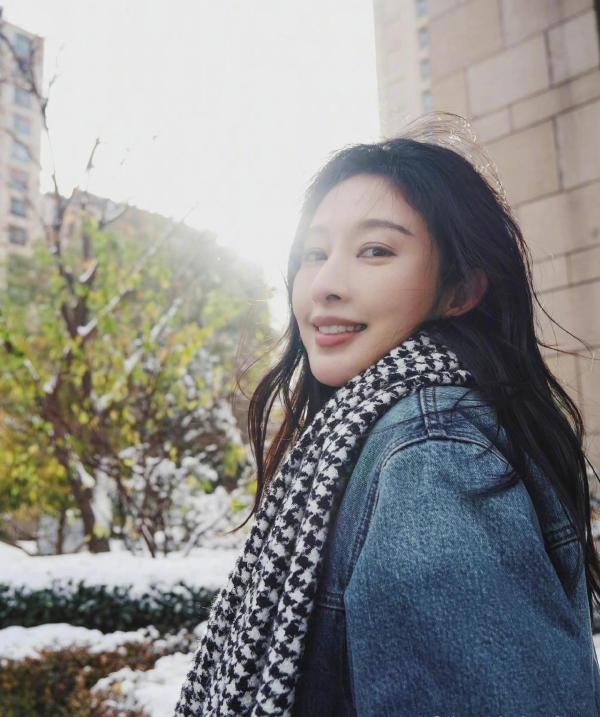张俪是“笨蛋美女”实锤 37岁至今未婚 成名道路坎坷