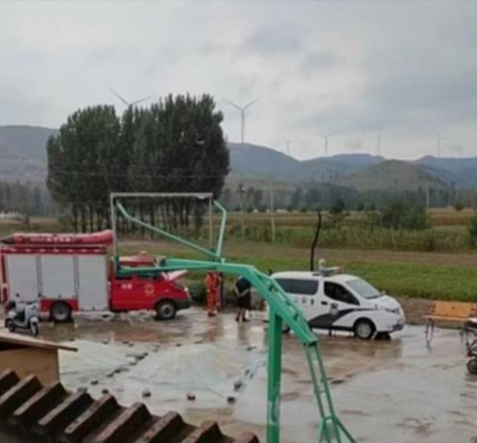 河南一奶奶接孙子放学却不料被洪水冲走,此次暴雨给还当地造成了哪些影响?