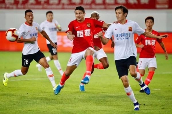 江苏苏宁3-1战胜广州恒大,米兰达的乌龙要背多大的锅?