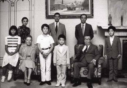 蒋介石几个儿子几个老婆？