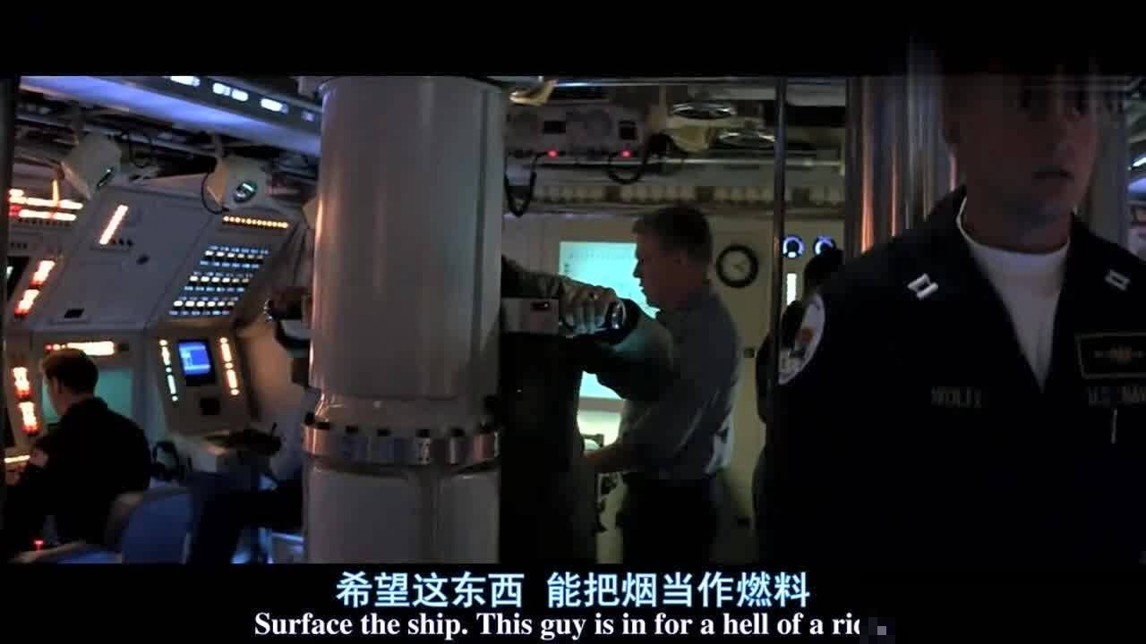 小伙偷拍潜艇的电影