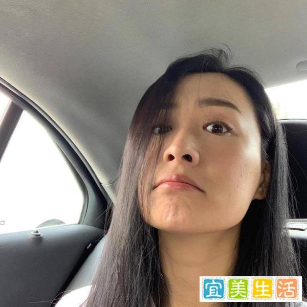 跟富二代离婚后,女神陈法拉嫁给外国人,素颜街边吃火锅不顾形象