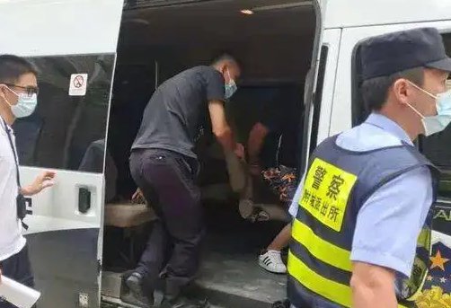 甘肃男子持刀伤7人，伤者包括5名幼童，凶手与被害者有何恩怨？