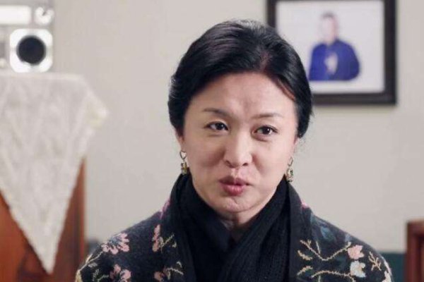 金星再次发文喊话江苏卫视,她们之间都有什么恩怨?