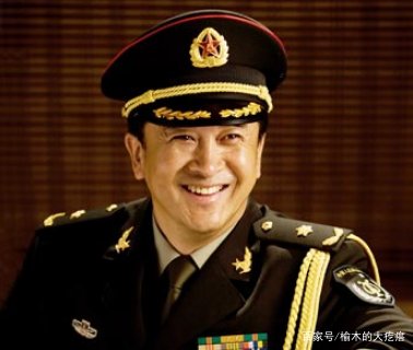 黄宏为什么被免职