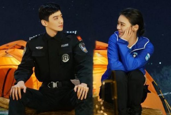 白敬亭车内吻花絮亲到马思纯鼻子上了,你如何看待演员拍吻戏不熟练?
