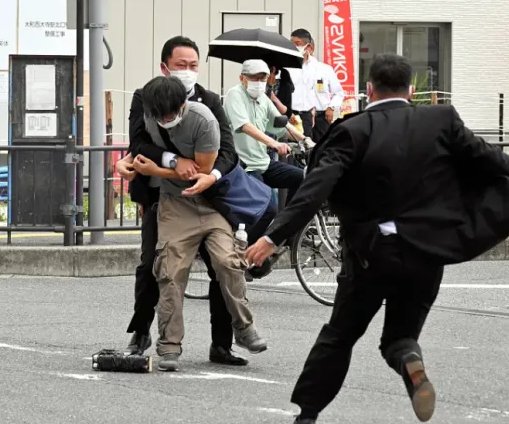 枪杀安倍嫌犯,收到了上百万日元!这笔钱究竟是谁给他的?