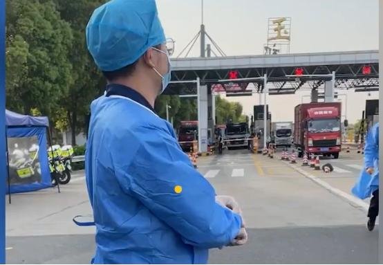 江苏一高速出口用上雷达生命探测仪防藏人，你还见过哪些硬核防疫措施？