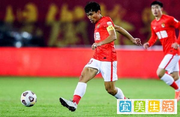 致敬队长：郑智正式退役，最后一场国家队比赛泪洒赛场令人动容