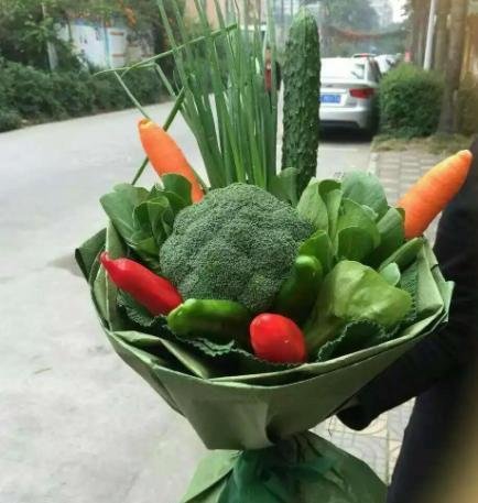 男朋友送的花能有多丑