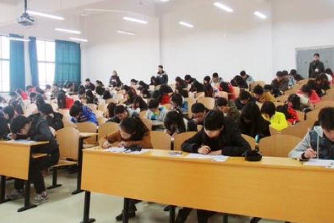 成都会计初级报考条件是什么？