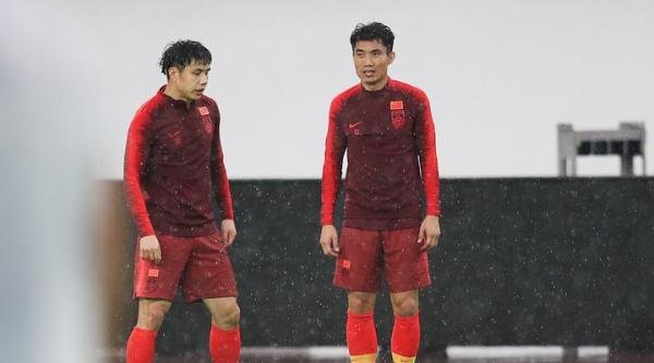 粤媒：蒿俊闵职业态度毋庸置疑，郑智亲自出面说服他加盟广州队