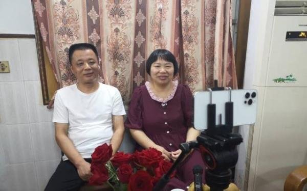 杨倩妈妈去菜场被围堵