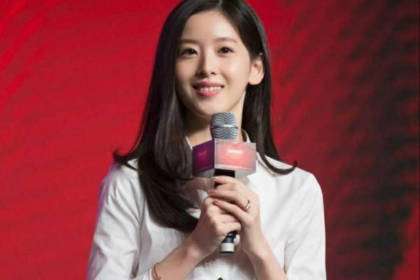 章泽天有颜值又有学历，为何很多人却一直不喜欢她？