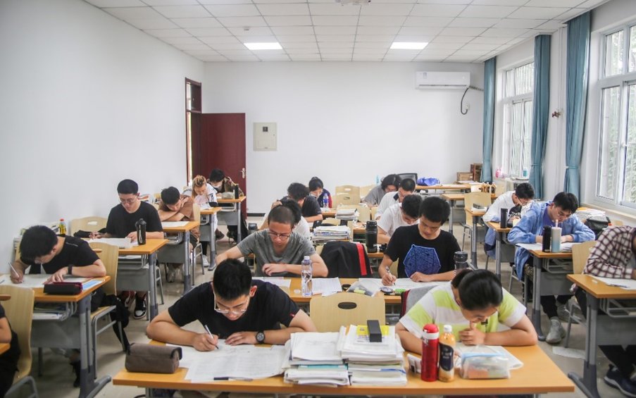 北京龙门育才学校复读学费