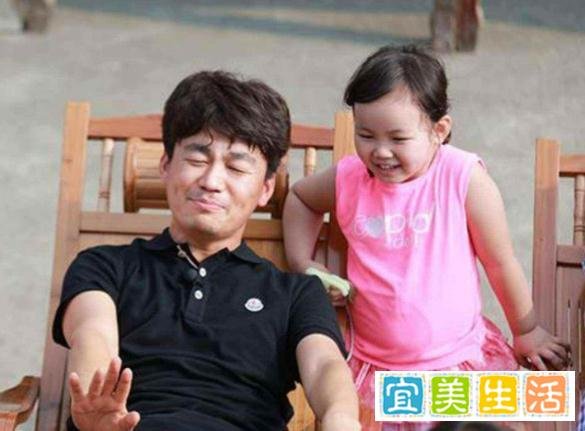马蓉豪车内藏神秘礼物为女儿庆生,王子珊手舞足蹈难掩激动心情