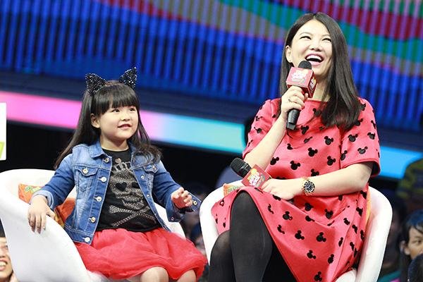 同父同母同长相,李湘成富婆,妹妹李玲为什么却大不一样?