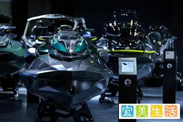 北京摩展重启,庞巴迪动力产品全系亮相,倒三轮SPYDER F3是亮点
