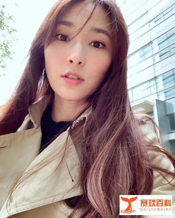吴佩慈宣布正式封肚！为富商生4胎仍无名分，如今直呼不再生了...