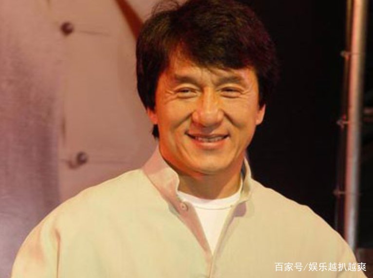 成龙参加芭莎慈善晚会,身上的衣服被拍卖的一件不剩,最终成交了多少钱?