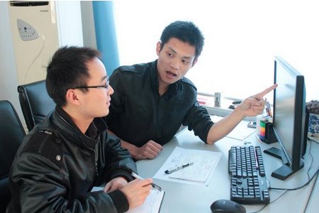 finance director和finance controller的区别是什么？