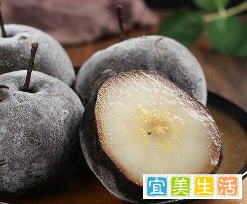 拔丝冻梨上桌，东北人也懵了。揭秘东北新宠：餐桌上冰与火之谜！