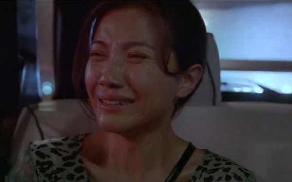令人发指!男子尾随少女强行搂抱欲行不轨,女孩最终是如何逃脱的?
