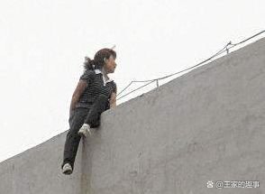 甘肃一男孩留口罩遗书后坠亡,他在生前经历了什么?