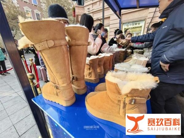 这座少雪的南方小镇,何以成为“中国雪地靴之乡”?丨这座城市有点东西
