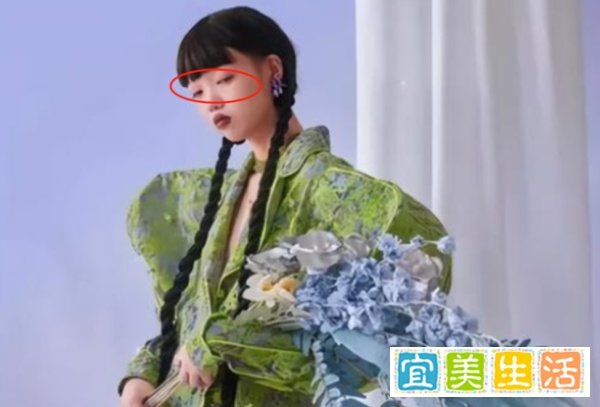 “眯眯眼”重出江湖,清华美院毕业设计遭吐槽,却被回怼不懂审美