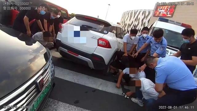 惊呆了！上海一面馆现23万元现金交易，这背后到底是一个怎样的犯罪团伙？