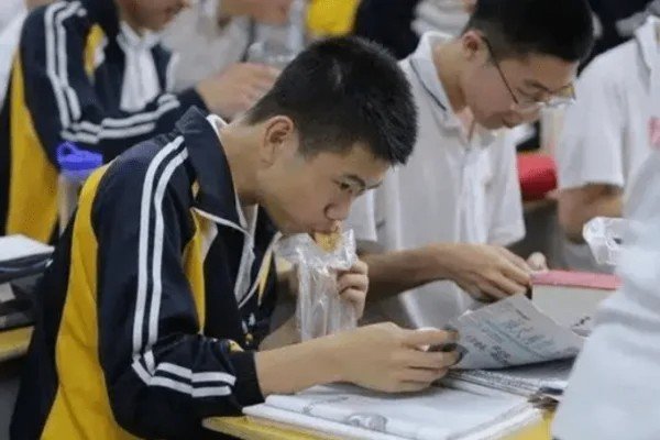 木字加一笔19字如下：？？